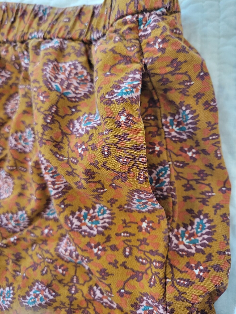Madewell Floral Print Elastic Waist Shorts in Rust and Pink - Picture 7 of 8